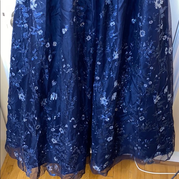 Floor length formal dress - Picture 7 of 7